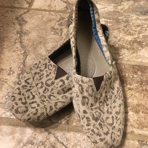 Toms Leopard print slip ons